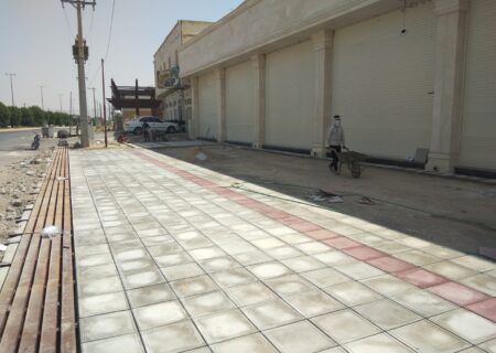 گزارش تصویری اجرای موزاییک فرش پیاده رو بلوار خلیج فارس شهر خور