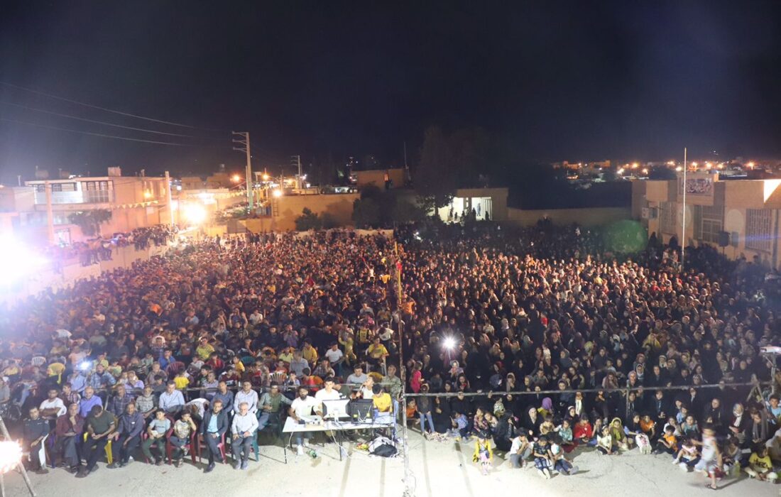 اجتماع بزرگ مردم شهر ایج در اجرای ویژه برنامه های بزرگترین عید شیعیان