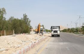 گزارش تصویری / ادامه عملیات بهسازی ورودی بوستان ملت (پارک شهر) لار