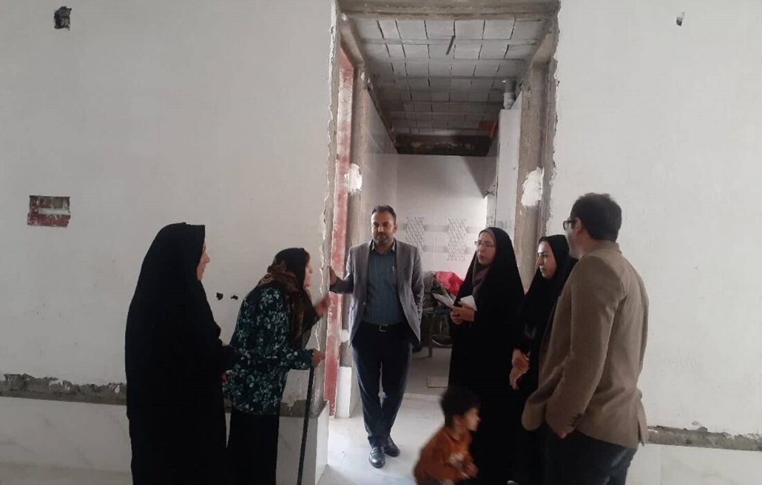 نظارت شهردار و شورای اسلامی شهر کارزین به همراه ریس بهزیستی از اجرای عملیات ساختمانی منازل افراد دارای معلولیت