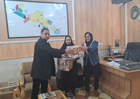 تجلیل از کارمندان زن به مناسبت روز زن در شهرداری سورمق