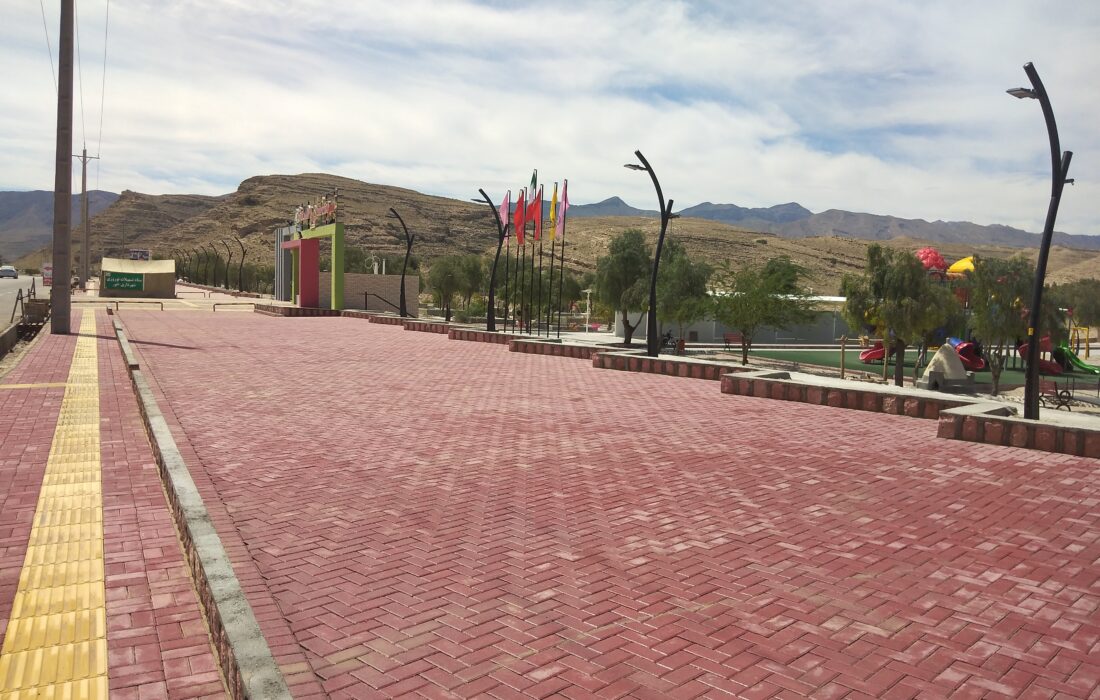 اتمام عملیات پیاده روسازی و احداث پارکینگ بوستان وحدت شهر خور
