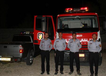 حضور نیروهای سازمان آتش نشانی و خدمات ایمنی شهرداری لار در آئین باستانی  چهارشنبه سوری
