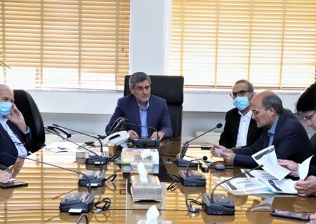استاندار فارس در دیدار با هیئت رئیسه دانشگاه علوم پزشکی شیراز:  تولید دارو و تجهیزات پزشکی در فارس در مهار تورم و رشد تولید موثر خواهد بود