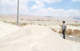 عکس / اجرای عملیات زیر سازی و بیس ریزی مسیر ورودی پارک سرداران شهر لار