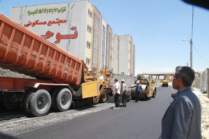 تکمیل عملیات زیر سازی و آسفالت خیابان مسیر دسترسی به کتابخانه مرکزی لارستان واقع در بلوار سعدی شهر لار