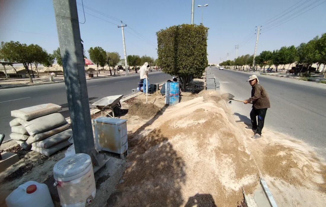 آغاز عملیات اجرایی بهسازی و زيباسازی بلوار شهدا شهر لطیفی