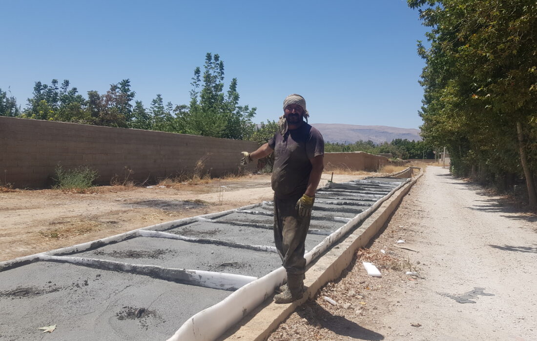اجرای روپوش کانال سیلاب بر توسط شهرداری سیدان