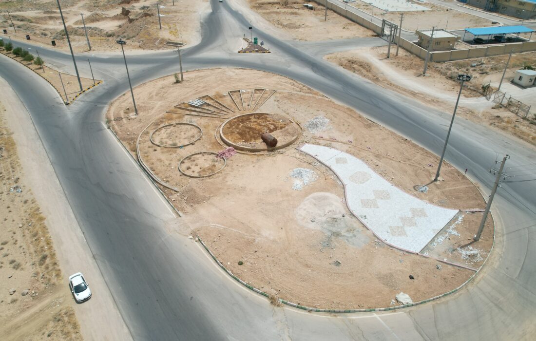 آغاز طرح کف سازی میدان انار شهر ایج