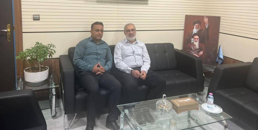 رئیس شورای اسلامی شهر قیر  با مدیر کل تامین اجتماعی استان فارس دیدار و در مورد موضوعات مختلف گفتگو کردند.