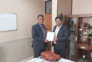 در راستای طرح مردمی کاشت یک میلیارد درخت و پویش «ایران سرسبز- ایران قوی»، «محمد رضا علیپورنسب » شهردار قیر و «محمد سعید احمدی» رییس اداره منابع طبیعی و آبخیزداری شهرستان قیروکارزین تفاهم‌نامه همکاری امضا کردند.*