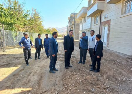 بازدید میدانی شهردار و رئیس شورای اسلامی شهر از روند اجرای عملیات زیرسازی در استهبان