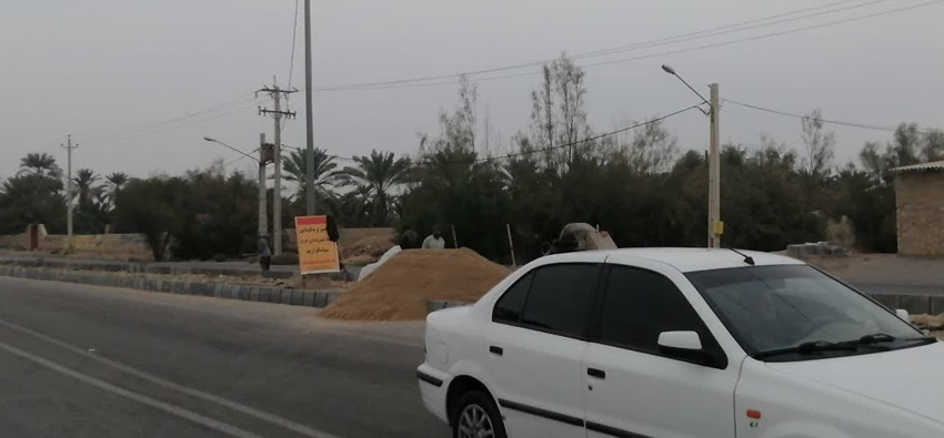 گزارش تصویری / ادامه اجرای طرح ترافیکی (رفوژ میانی) ابتدای کمربندی لار – خور