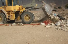 پاکسازی و جمع آوری نخاله های ساختمانی در سطح شهر استهبان