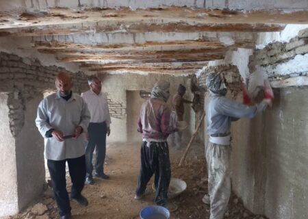 در بازدید اصغر فرودی شهردار لار از خانه تاریخی محمودی، ادامه تعمیر و مرمت این بنای تاریخی در دستور کار قرار گرفت و اجرایی شد