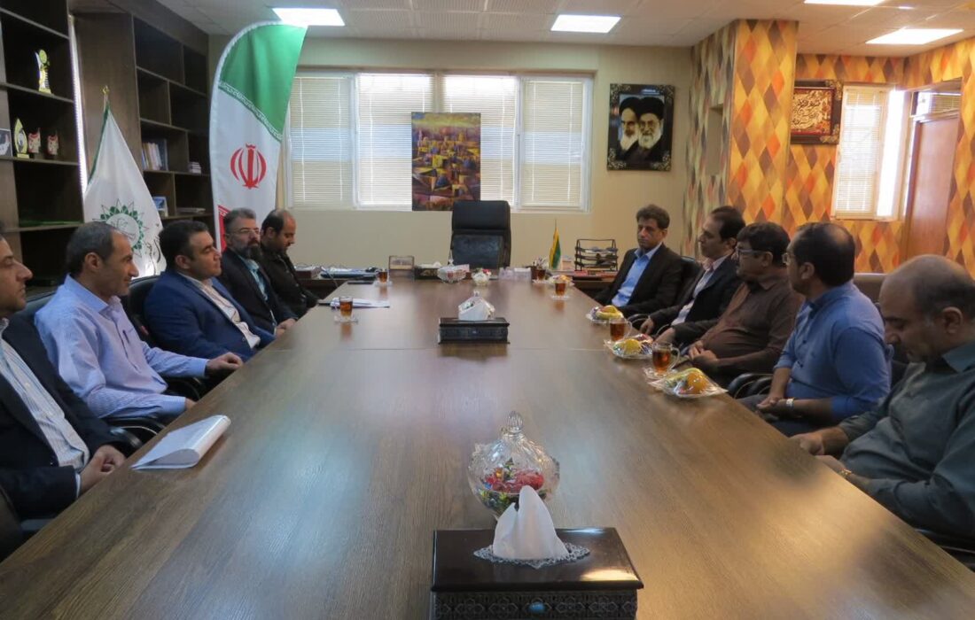 دیدار شهردار و اعضای شورای شهر خور با «علی پور» شهردار جدید لطیفی