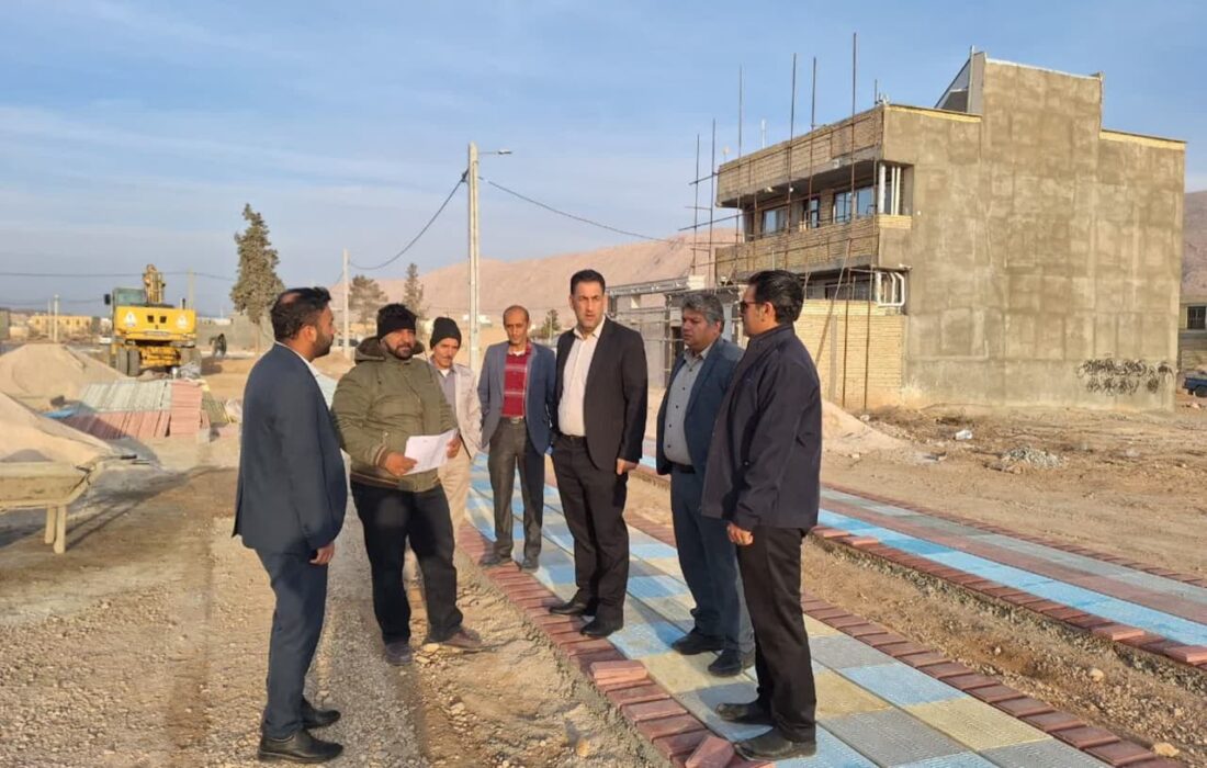 بازدید شهردار از روند اجرای پروژه احداث بوستان غدیر در شهرک امام سجاد «ع» در استهبان