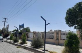گام‌به‌گام تا آبادانی شهر / اجرایی شدن نصب پایه چراغ های  روشنایی پیاده راه بلوار گلستان(جنب بیمارستان امام محمد باقر “ع”) و میدان بهارستان