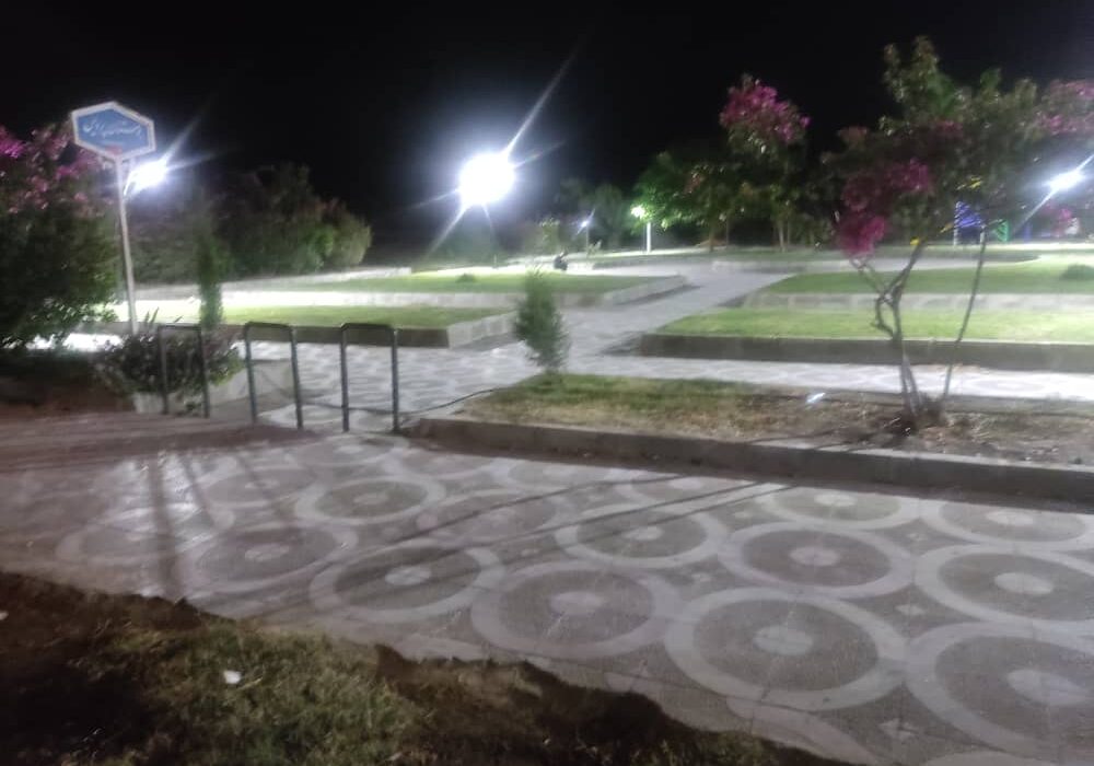 بوستان محله ای پردیس واقع در بلوار شهدای عشایر روشن تر شد