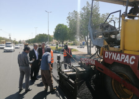 اجرای عملیات آسفالت لاین شمالی بلوار دکتر دادمان با اعتباری افزون بر ۵۰ میلیارد ریال به اتمام رسید