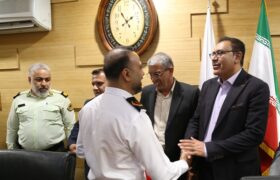 اعطای درجه «آتش ‌پاد دوم» به سعید منشی رئیس آتش‌نشانی لار