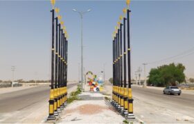 شهرداری لطیفی/ تعویض و نصب پایه پرچم های ورودی و میدان شهدای شهر لطیفی