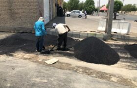 شهرداری لطیفی/ آغاز لکه گیری آسفالت معابر شهر لطیفی در کنار پروژه آسفالت