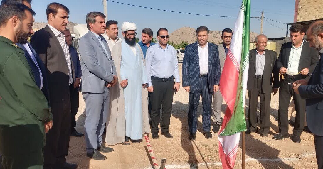 کلنگ ساخت فرهنگسرای شهرداری خومه زار به زمین زده ‌شد.