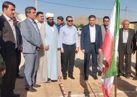 کلنگ ساخت فرهنگسرای شهرداری خومه زار به زمین زده ‌شد.