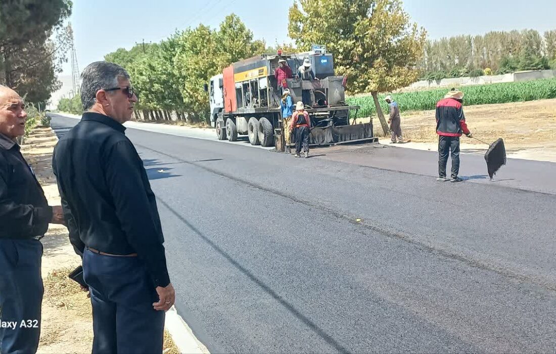 اجرای روکش آسفالت محافظتی در ورودی و خروجی شهر سیدان توسط شهرداری
