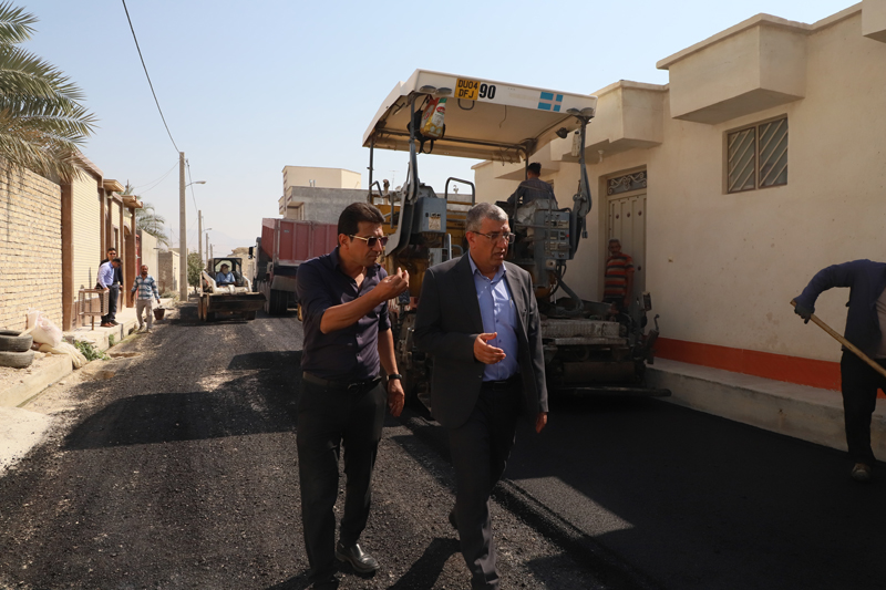 آغاز عملیات بهسازی و آسفالت معابر شهری لار با اعتباری بالغ بر ۸ میلیارد تومان