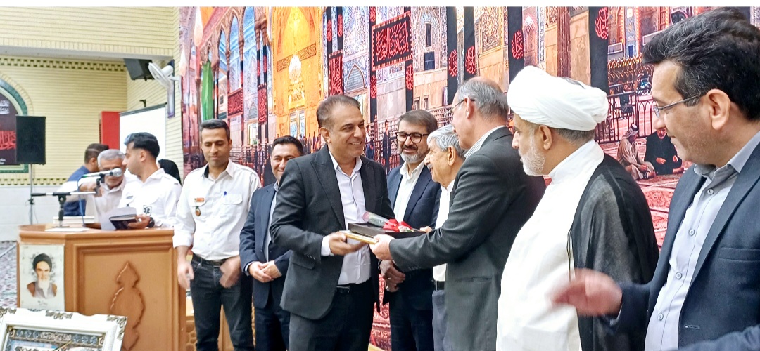 تجلیل از علی اصغر علی پور شهردار و کارشناسان دفتر فنی شهرداری لطیفی