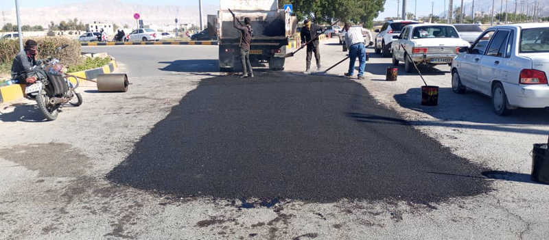 معابر شهری لار پس از بارندگی‌های اخیر در حال ترمیم و ساماندهی است