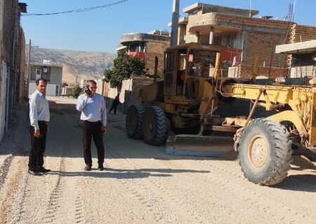 اجرای عملیات تسطیح و زیرسازی و جدول گذاری معابر در شهر خومه زار