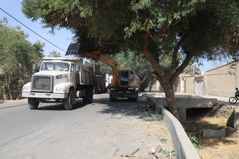 لایروبی رودخانهها و کانالهای دفع آبهای سطحی شهر لار