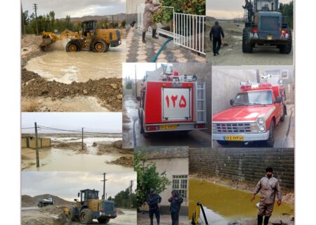 گوشه ای از تلاش نیروهای خستگی ناپذیر شهرداری لطیفی در روزهای بارانی