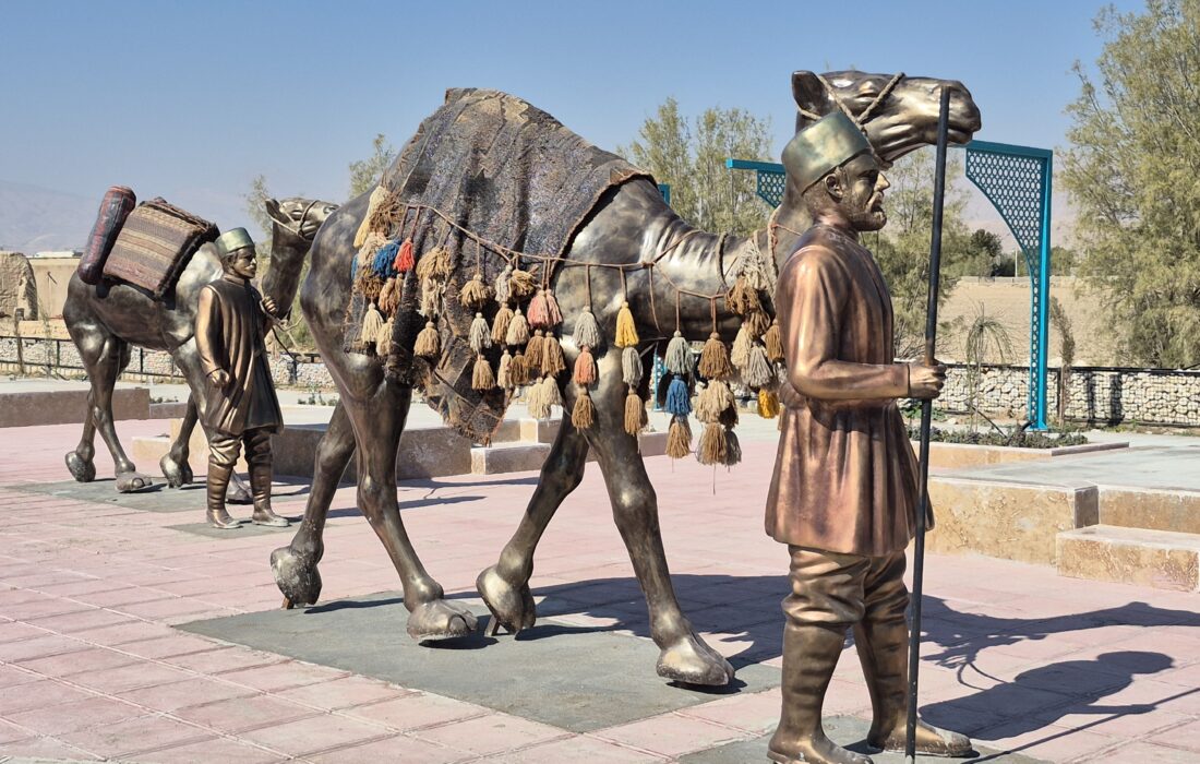 شهرداری جویم/پارک ورودی شهر/نصب چمن مصنوعی/المان/مجموعه بازی/بهمن ماه ۱۴۰۴