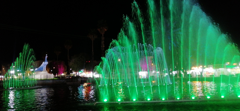 آبنمای میدان علم و فناوری شهر لار قد کشید