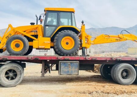 تجهیز ناوگان حمل نقل شهرداری خومه زار به یک دستگاه بیل بکهو