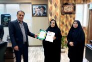 تقدیر از مسئول روابط عمومی شهرداری لطیفی توسط علی اصغر علیپور شهردار