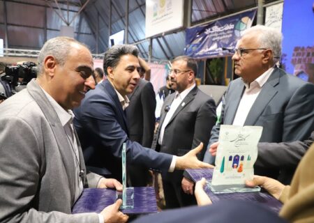 سطح کیفیت کاروان لارستان در نخستین نمایشگاه اقتصاد گردشگری فارس «ممتاز» شناخته شد