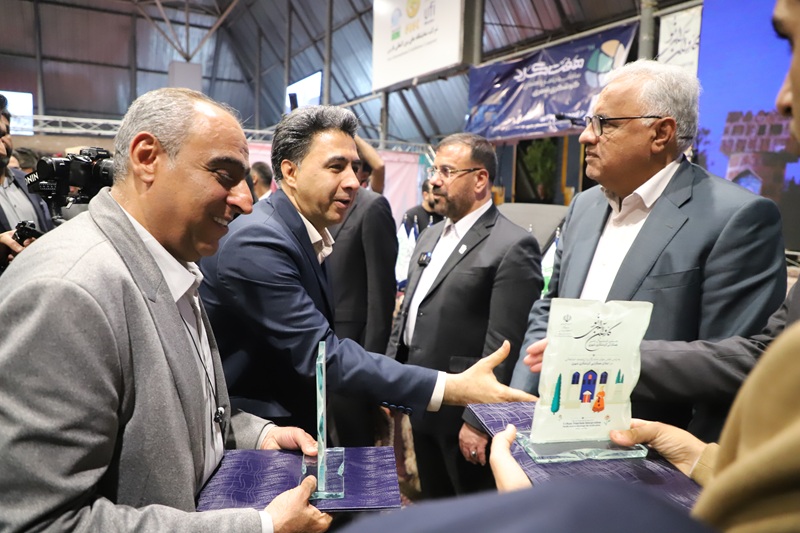 سطح کیفیت کاروان لارستان در نخستین نمایشگاه اقتصاد گردشگری فارس «ممتاز» شناخته شد
